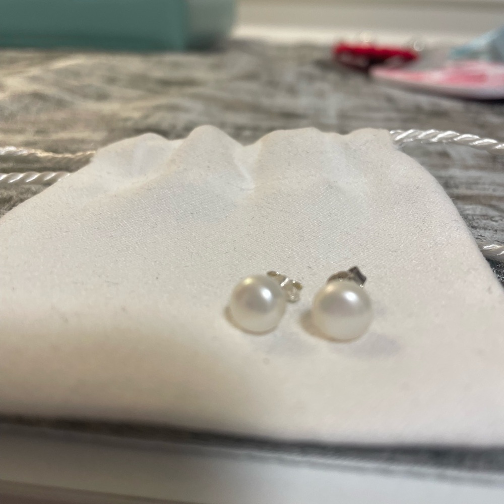 Freshwater pearl silver earrings